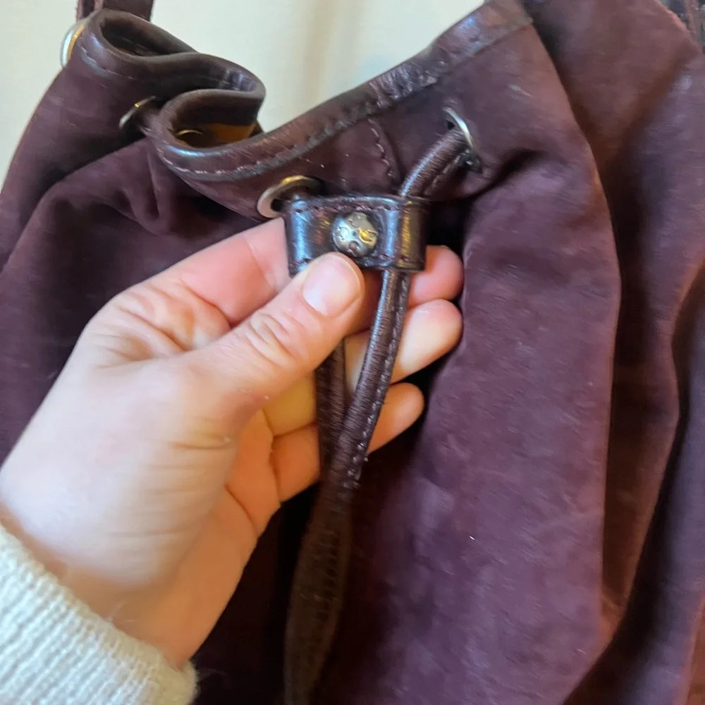 Patricia Nash Leather Melrose Plum Bucket Drawstring Handbag - Picture 4 of 9